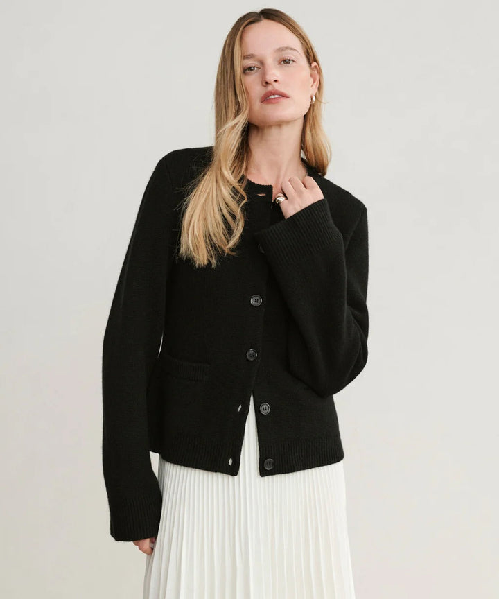 Levoire | Gilet Élégant En Laine Avec Bouton Noir