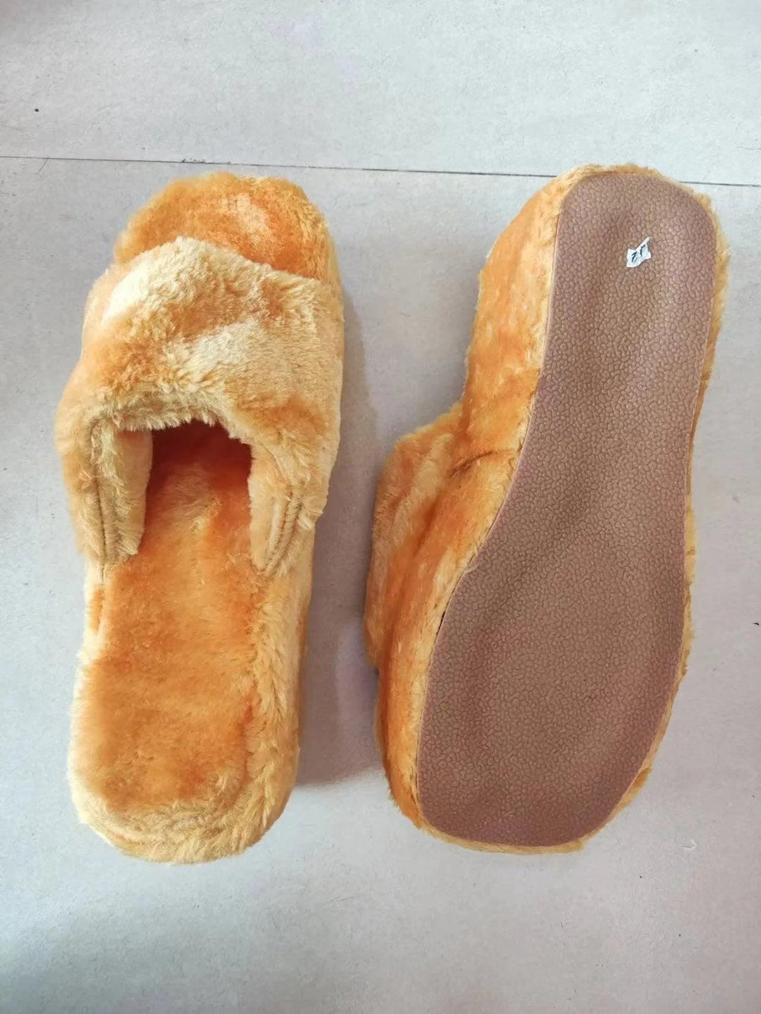 Levoire | Chaussons à coussin doux avec orteils carrés Orange