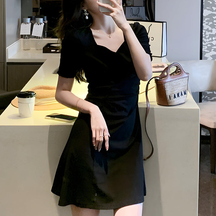 Levoire | Robe Mini Élégante