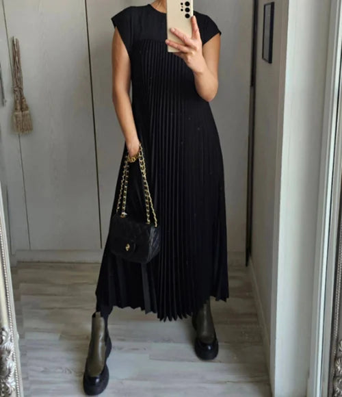 Levoire | Robe Plissée Unie Simple Noir