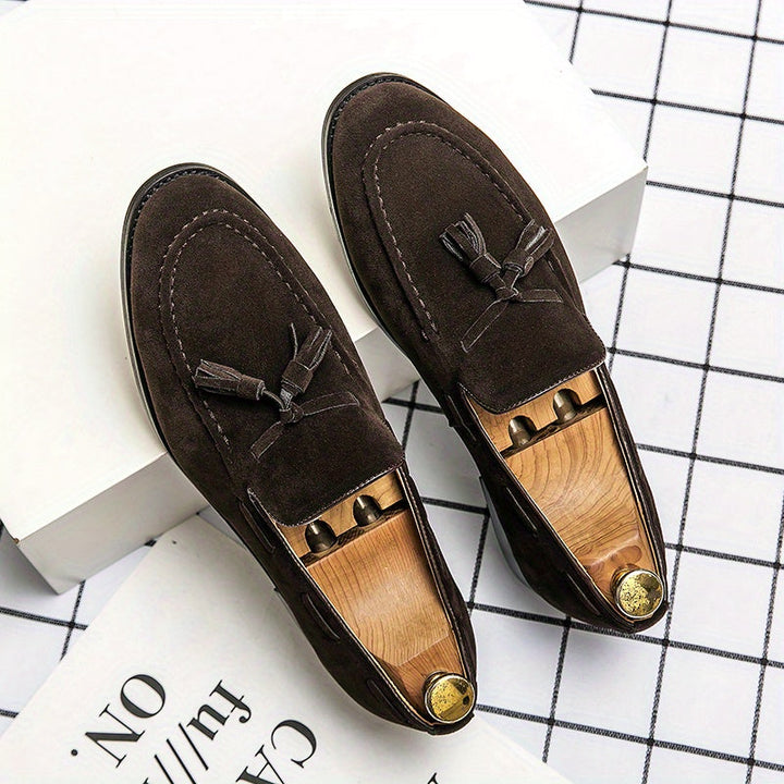 Levoire | Classiques Mocassins Pour Hommes Dans Différentes Couleurs Avec Des Pompons Brun foncé