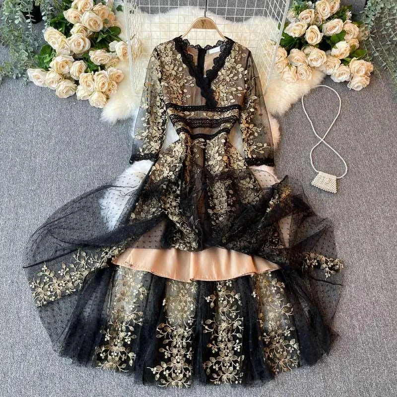 Levoire | Robe pour femmes avec des fleurs