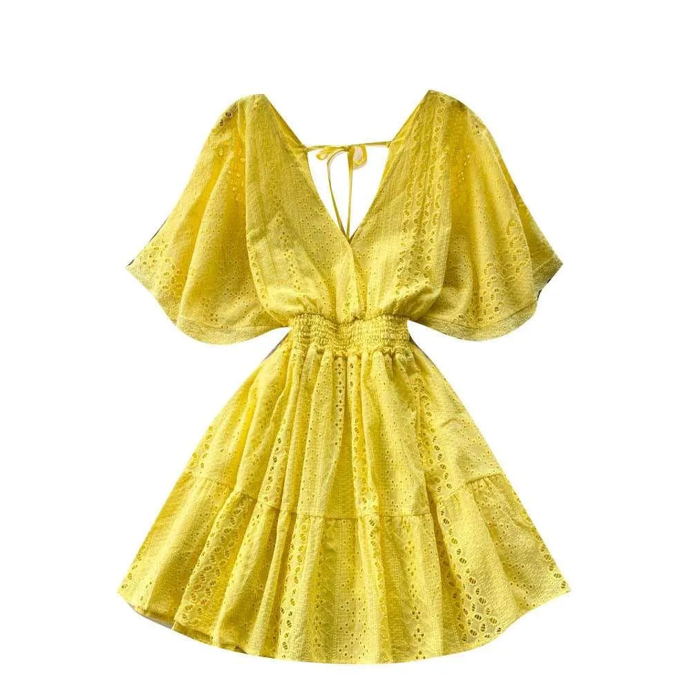 Levoire | Robe tendance, vide, à manches bouffantes avec décolleté en V