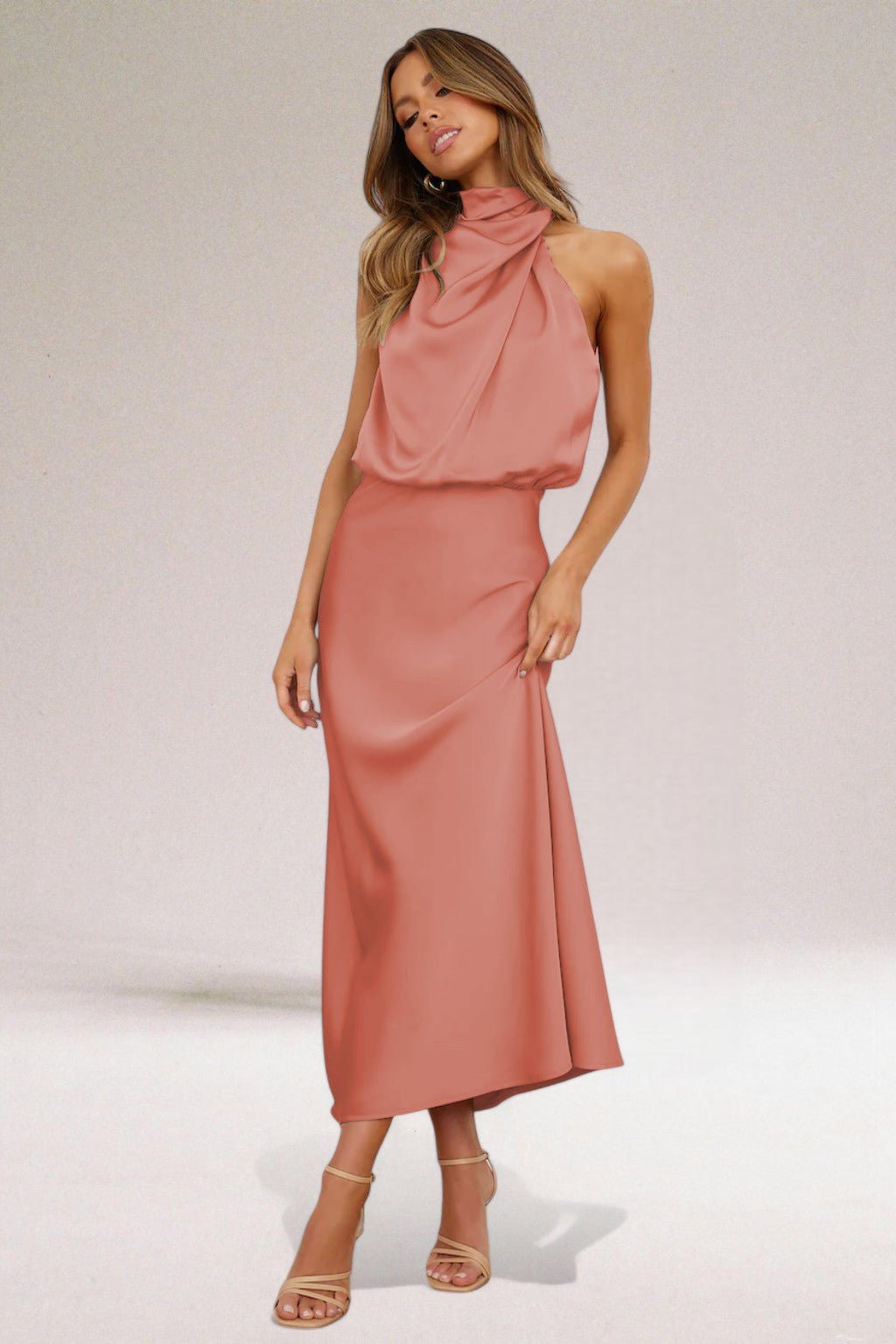 Levoire | Robe En Satin Glamour Avec Dos Nu Orange