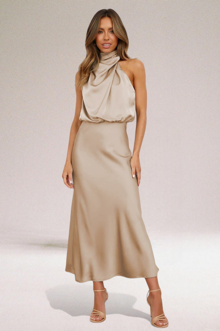Levoire | Robe En Satin Glamour Avec Dos Nu Beige