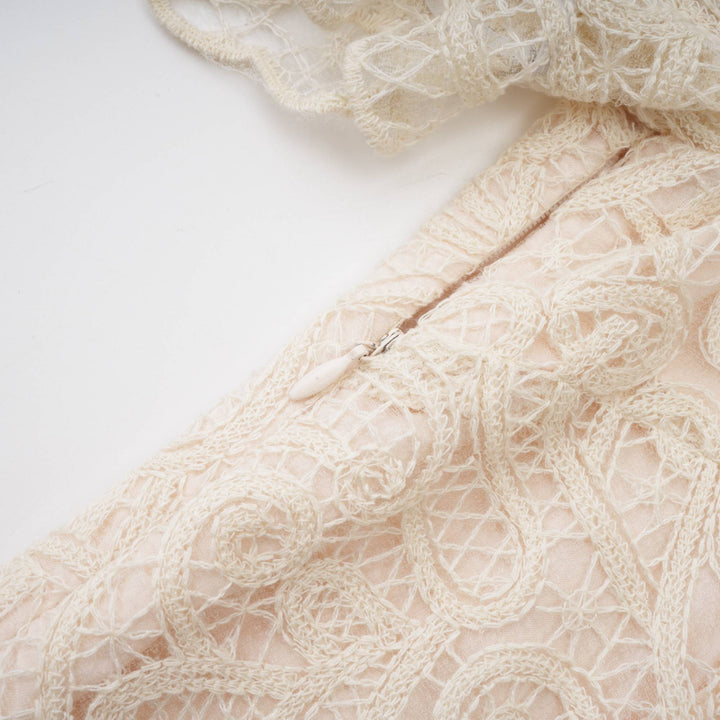 Levoire | Robe À Manches Courtes En Dentelle Blanche À Décolleté En V