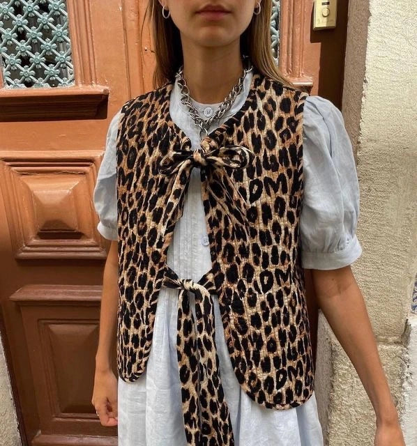 Levoire | Élégant Gilet En Motif Léopard Avec Nœuds Pour Dames