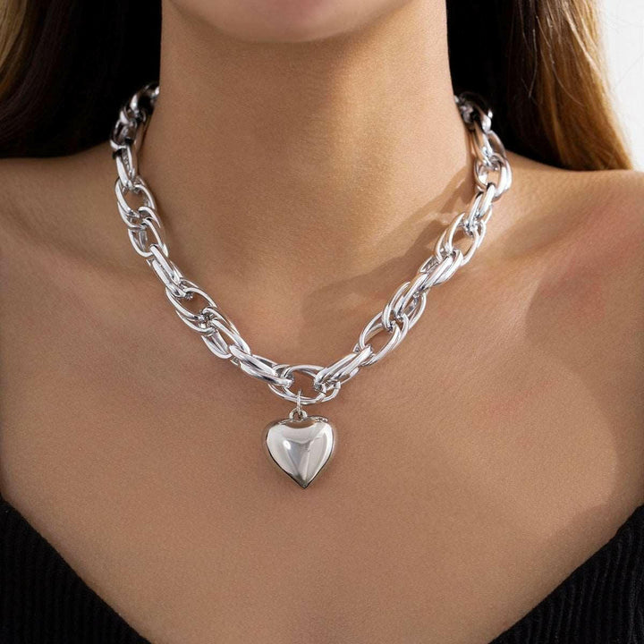 Levoire | Pendentif En Forme De Cœur Doré Collier Élégance Intemporelle Avec Une Touche Moderne Argent