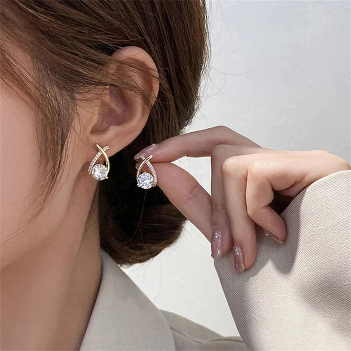 Levoire | Boucles D'Oreilles Croix En Cristal Élégance Intemporelle