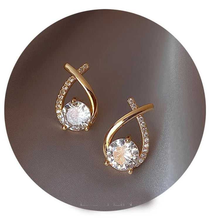 Levoire | Boucles D'Oreilles Croix En Cristal Élégance Intemporelle