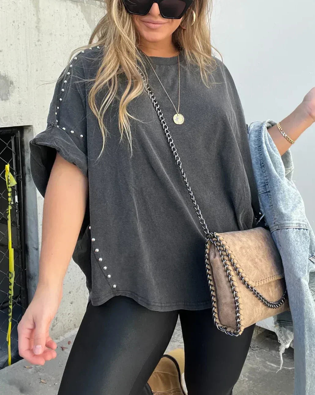 Levoire | T-Shirt Ylisuuria Avec Clous Noir - lavé