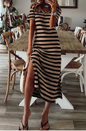Levoire | Robe décontractée en patchwork rayé avec col en V et manches courtes