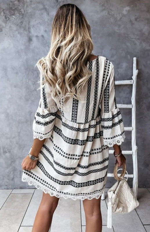 Levoire | Robe à manches en étui à imprimé géométrique à col en V