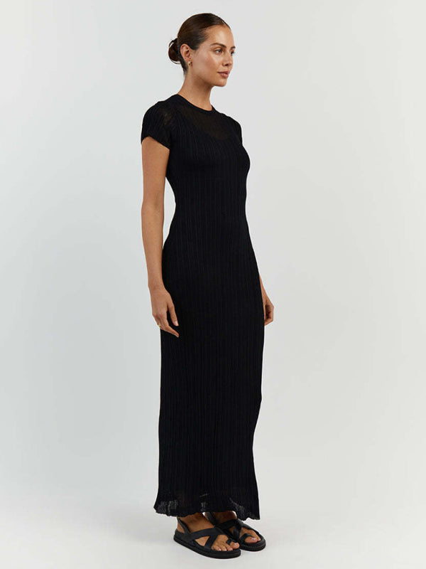 Levoire | Nouvelle robe tricotée ample à rayures avec encolure ronde et taille cintrée transparente féminine.