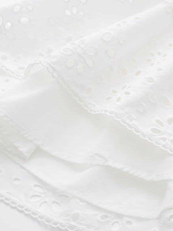 Levoire | Robe sexy à décolleté en V profond en dentelle française, taille perforée, courte
