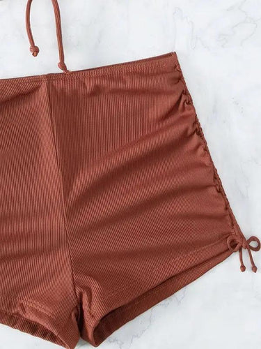 Levoire | Nouveau bikini uni à col halter avec short boxeur à fente