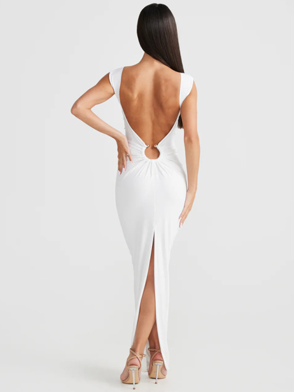 Levoire | Robe sexy à dos V ouvert avec un dos ouvert et une fente qui est serrée.