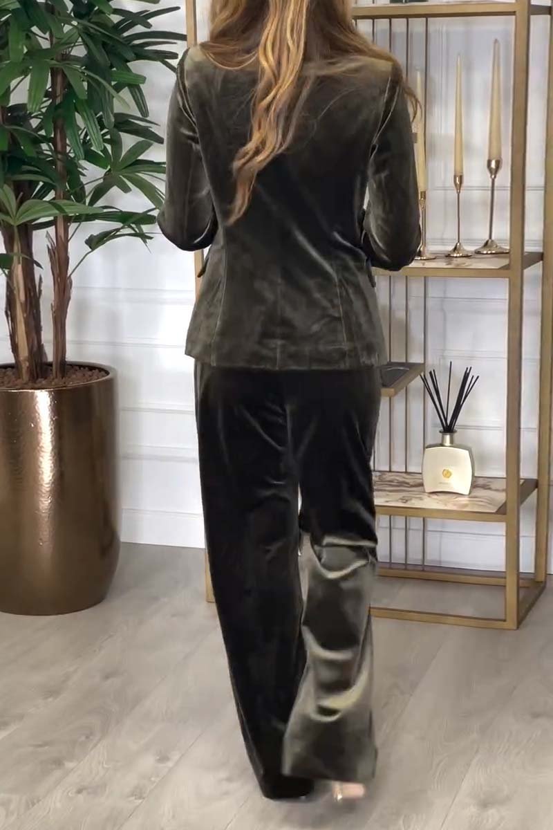 Levoire | Luxe Puku Naisille