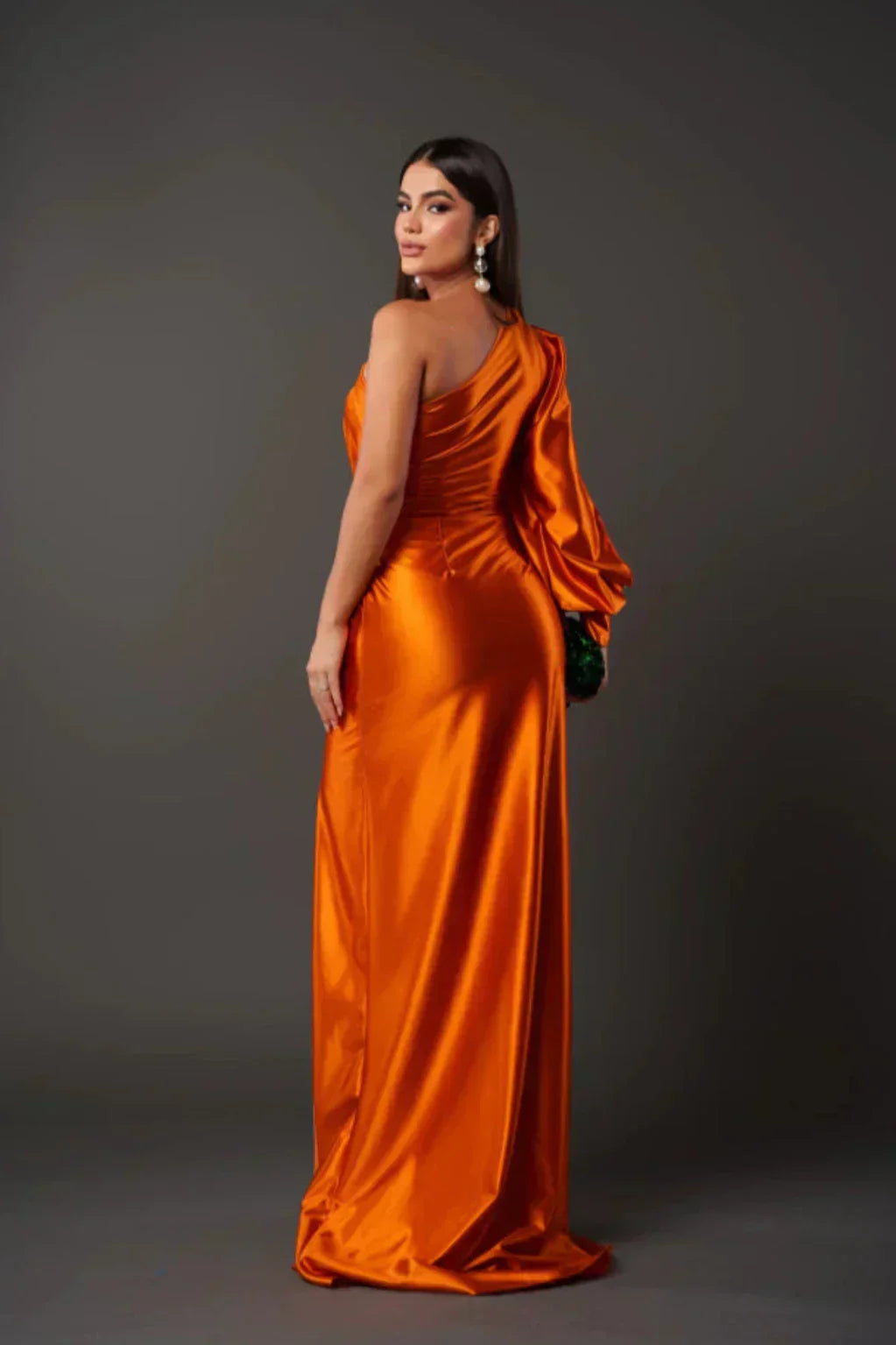 Levoire | Robe En Satin Avec Design Asymétrique À Une Épaule