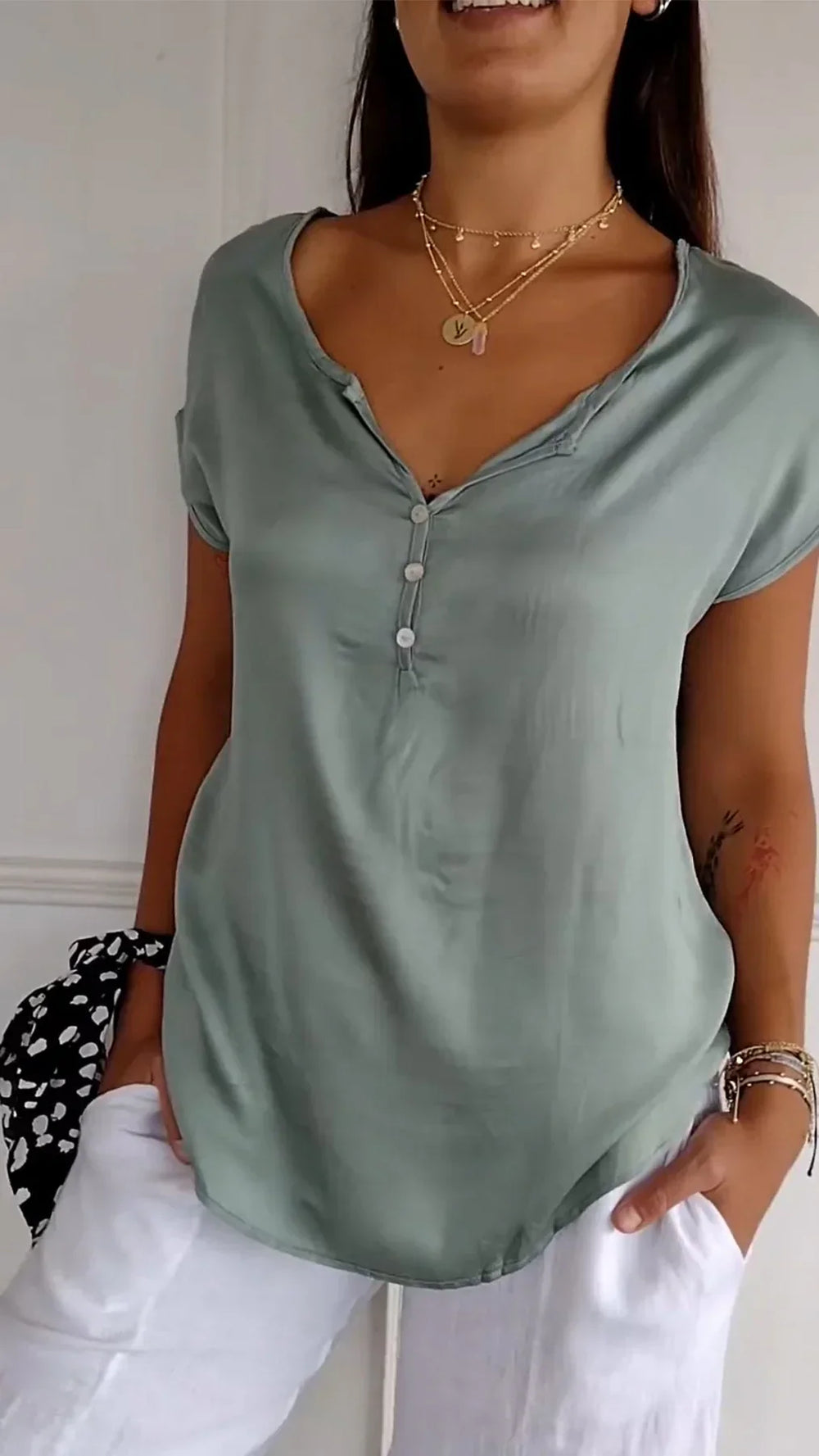 Levoire | T-Shirt À Col En V Tendance Pour Femmes Vert