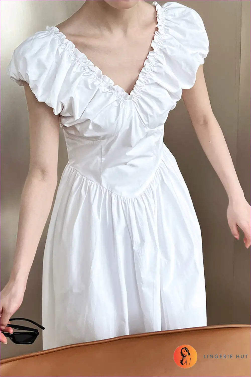 Levoire | Élégante robe midi à volants blancs - Charme intemporel