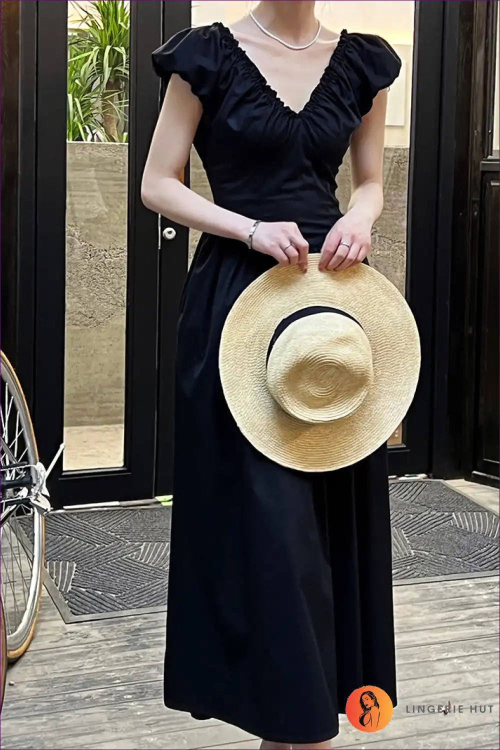 Levoire | Élégante robe midi à volants blancs - Charme intemporel Noir