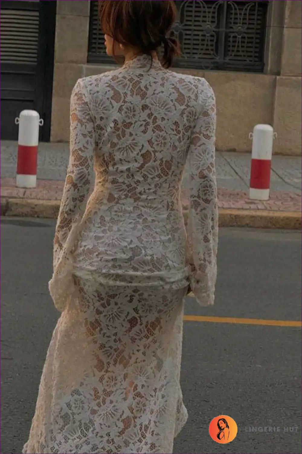Levoire | Robe maxi à décolleté profond en dentelle extérieure - Morsiusloisto défini