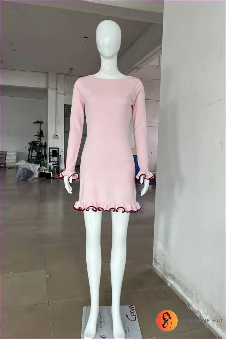 Levoire | Robe Mini à Manches Longues avec Jupe Froncée – Élégance Ludique