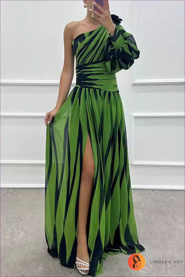 Levoire | Monochrome Élégance Robe Maxi À Une Épaule - Rayures Dramatiques & Fente Vert