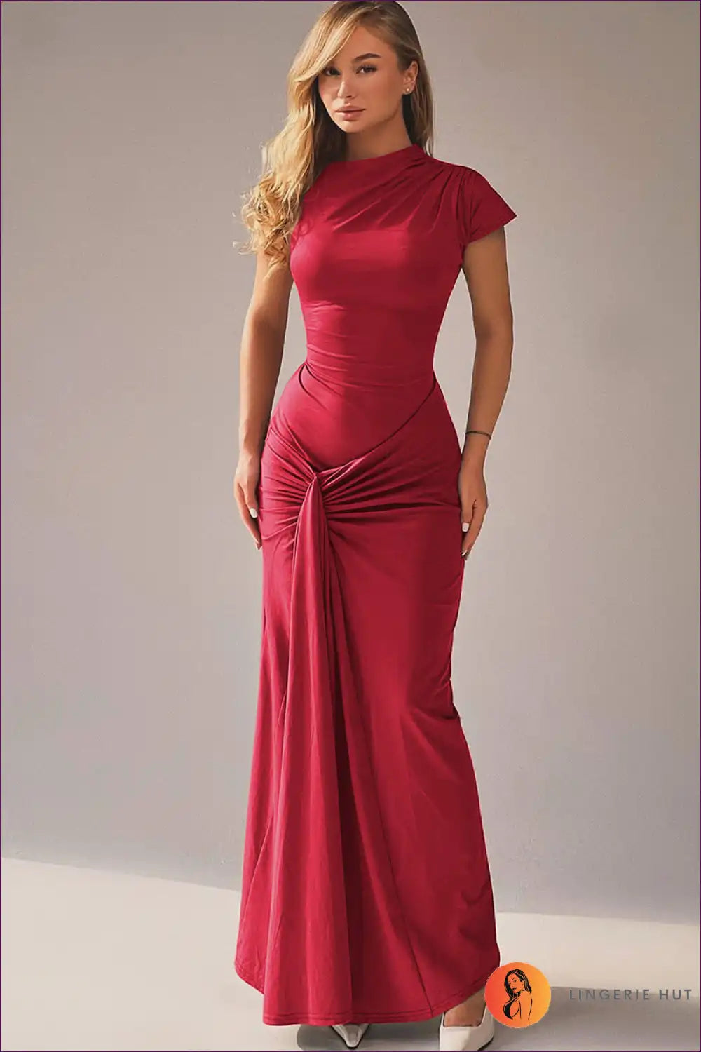 Levoire | Scarlet Elegance Robe Maxime Rypistetty - Élégance Intemporelle Rot