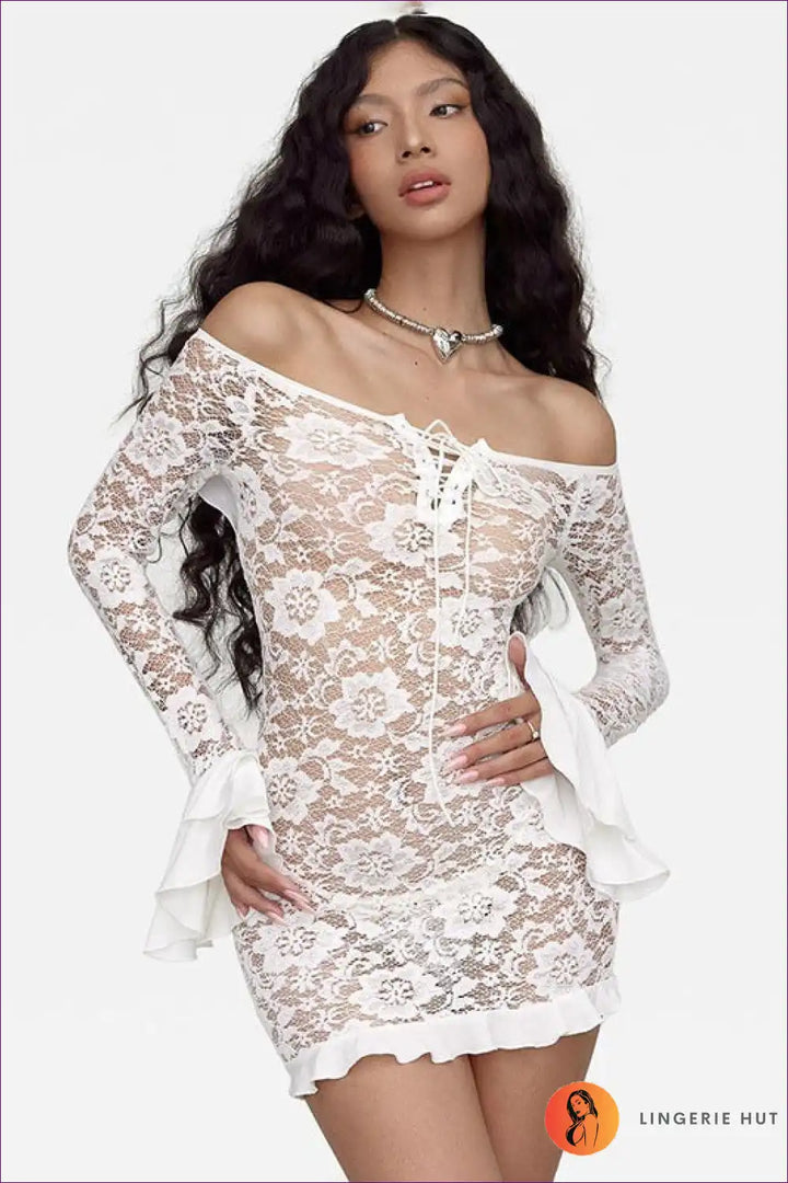 Levoire | Robe mini blanche à fleurs en dentelle off-shoulder - Élégance romantique