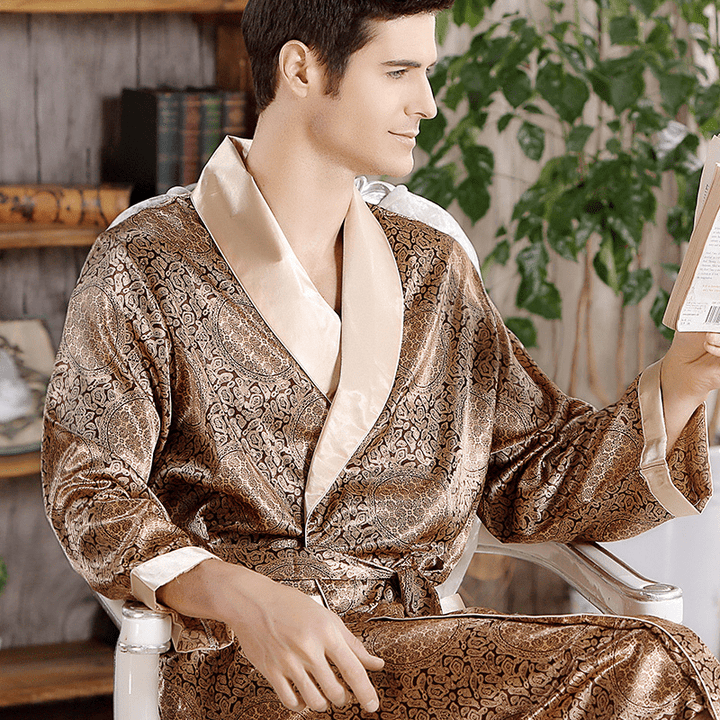 Levoire | Peignoir de bain pour hommes en satin luxueux avec impression dorée pour la détente Gold A
