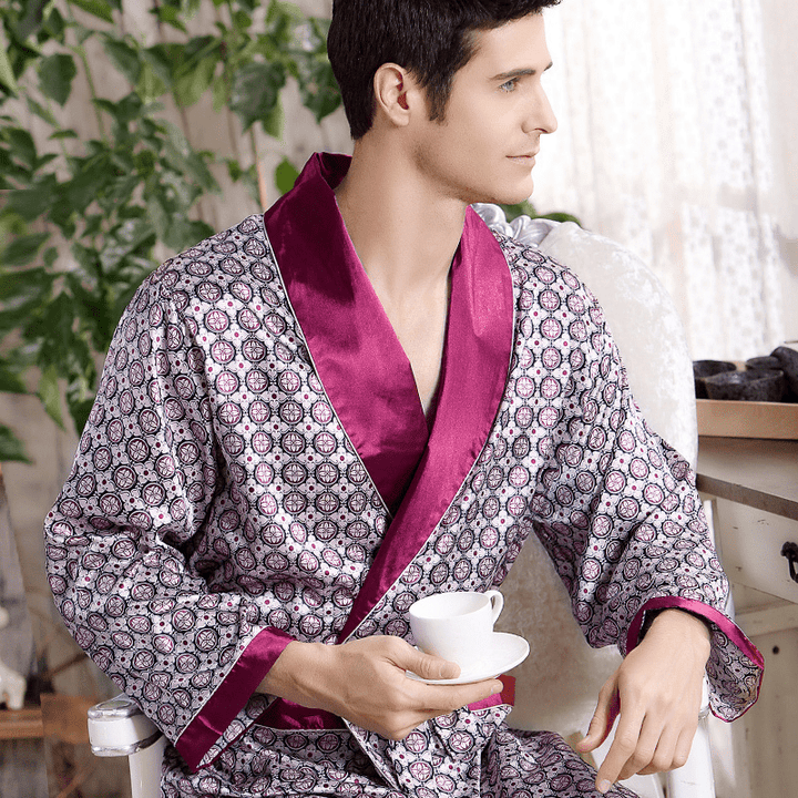 Levoire | Peignoir de bain pour hommes en satin luxueux avec impression dorée pour la détente Rouge 1A