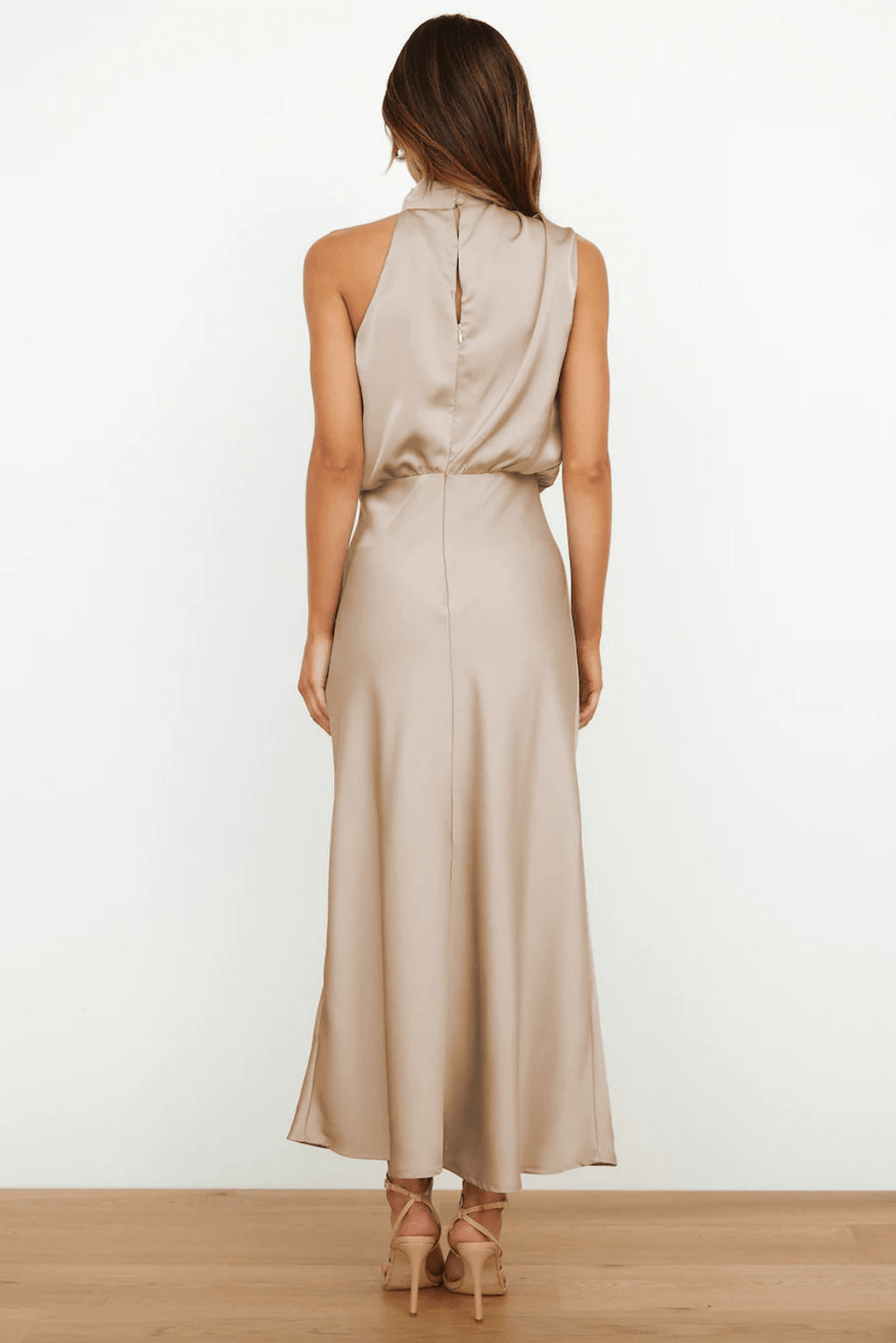 Levoire | Robe en Satin Longue avec Col pour Femmes