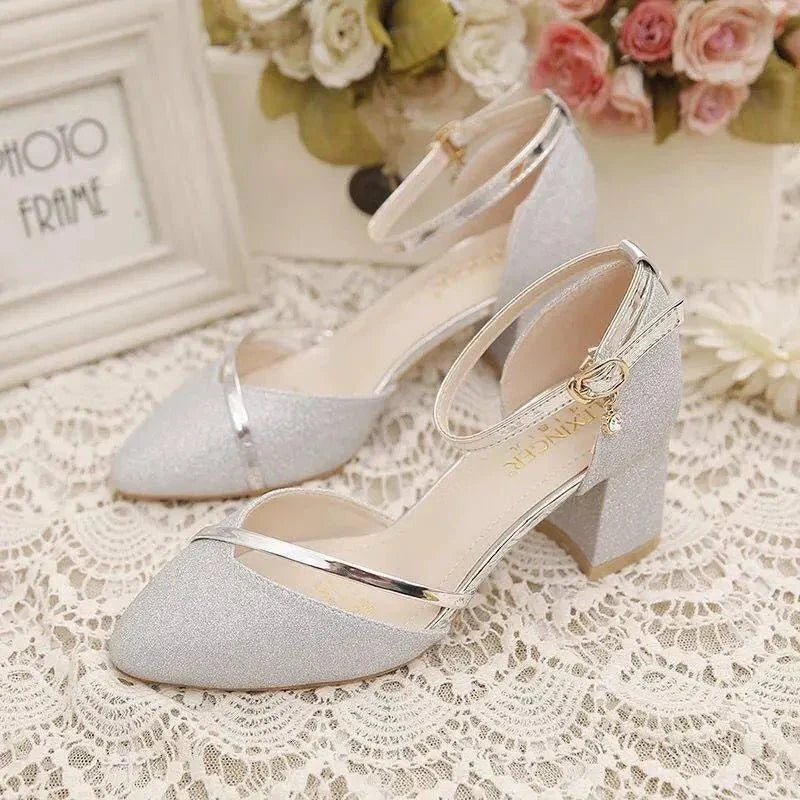 Levoire | Chaussures à talons blocs élégantes pour femmes avec bride de cheville