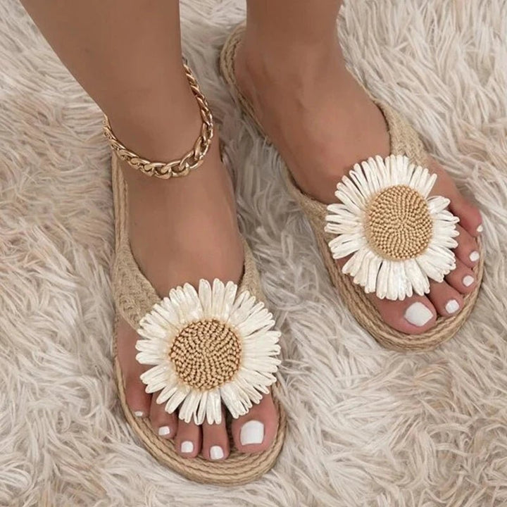 Levoire | Sandales Tissées À La Main Avec Une Fleur