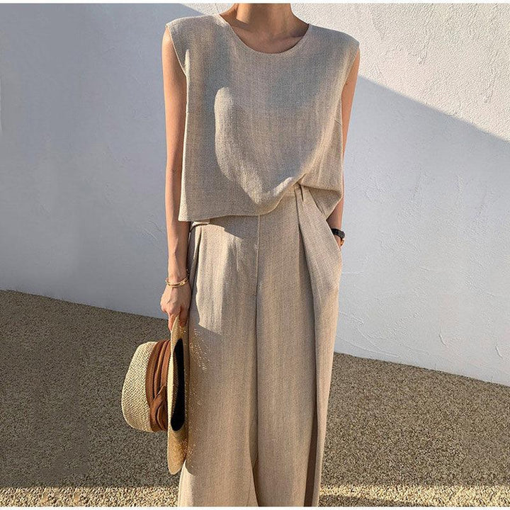Levoire | Ensemble En Lin Élégant Avec Un Haut À Col Rond Et Un Pantalon Large Beige