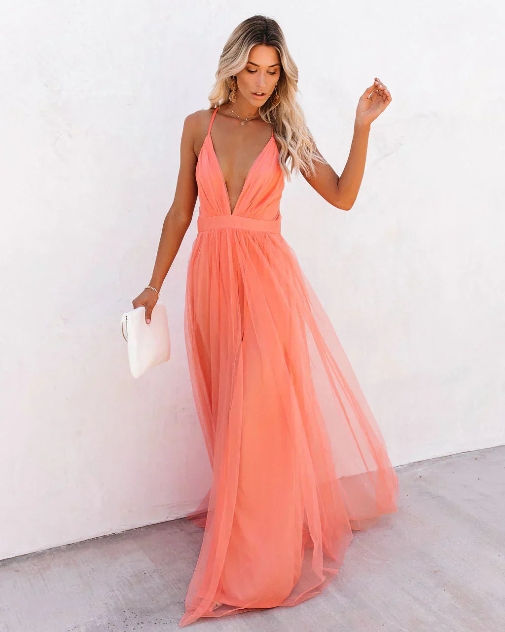 Levoire | Robe De Soirée Pour Femme Élégante, Dos Ouvert & Charmante Pêche plus claire
