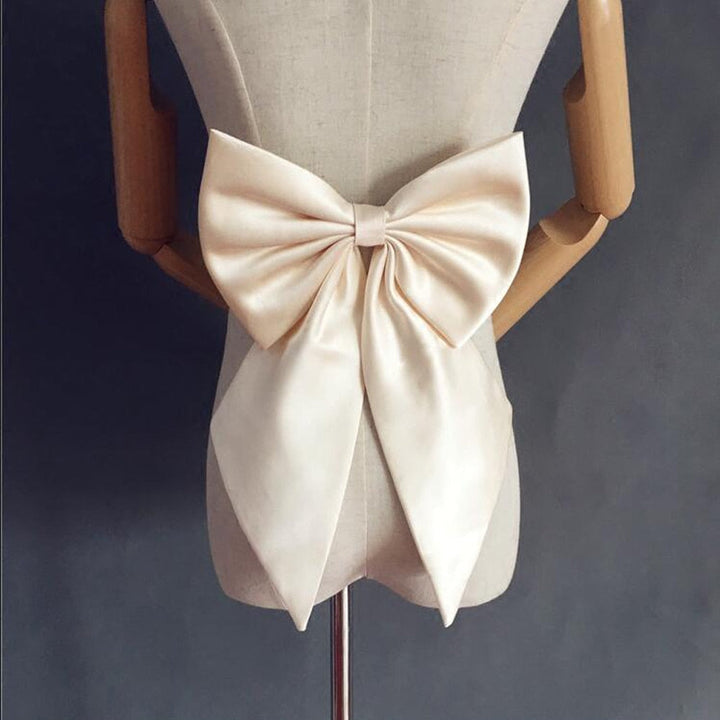Levoire | Robe De Mariée En Satin À Nœud À Ruban