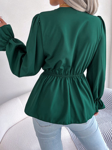 Levoire | Robe en mousseline de soie à col V avec ceinture