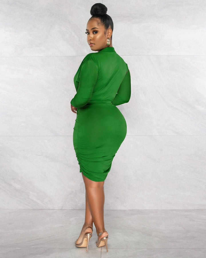 Levoire | robe courte ajustée décolleté profond à manches longues automne et hiver sexy