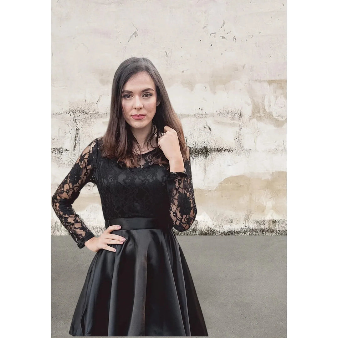 Levoire | Robe En Satin Noire À Manches Longues En Dentelle Haut-Bas