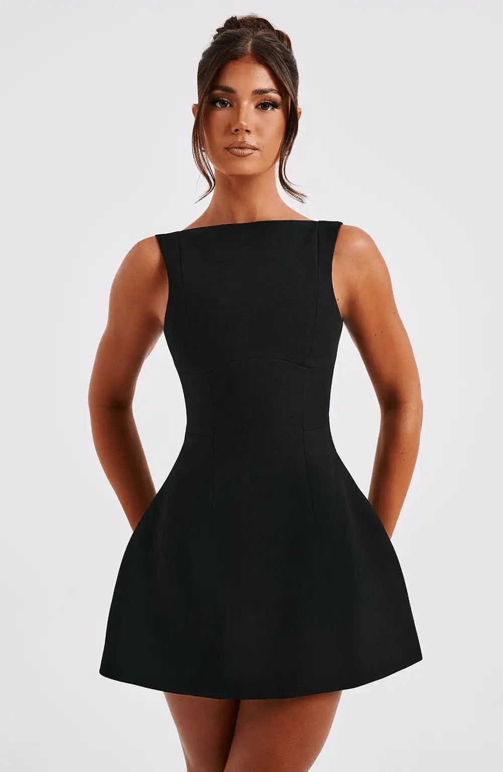 Levoire | Robe Mini Femme Sans Manches et Design Dos Nu Noir