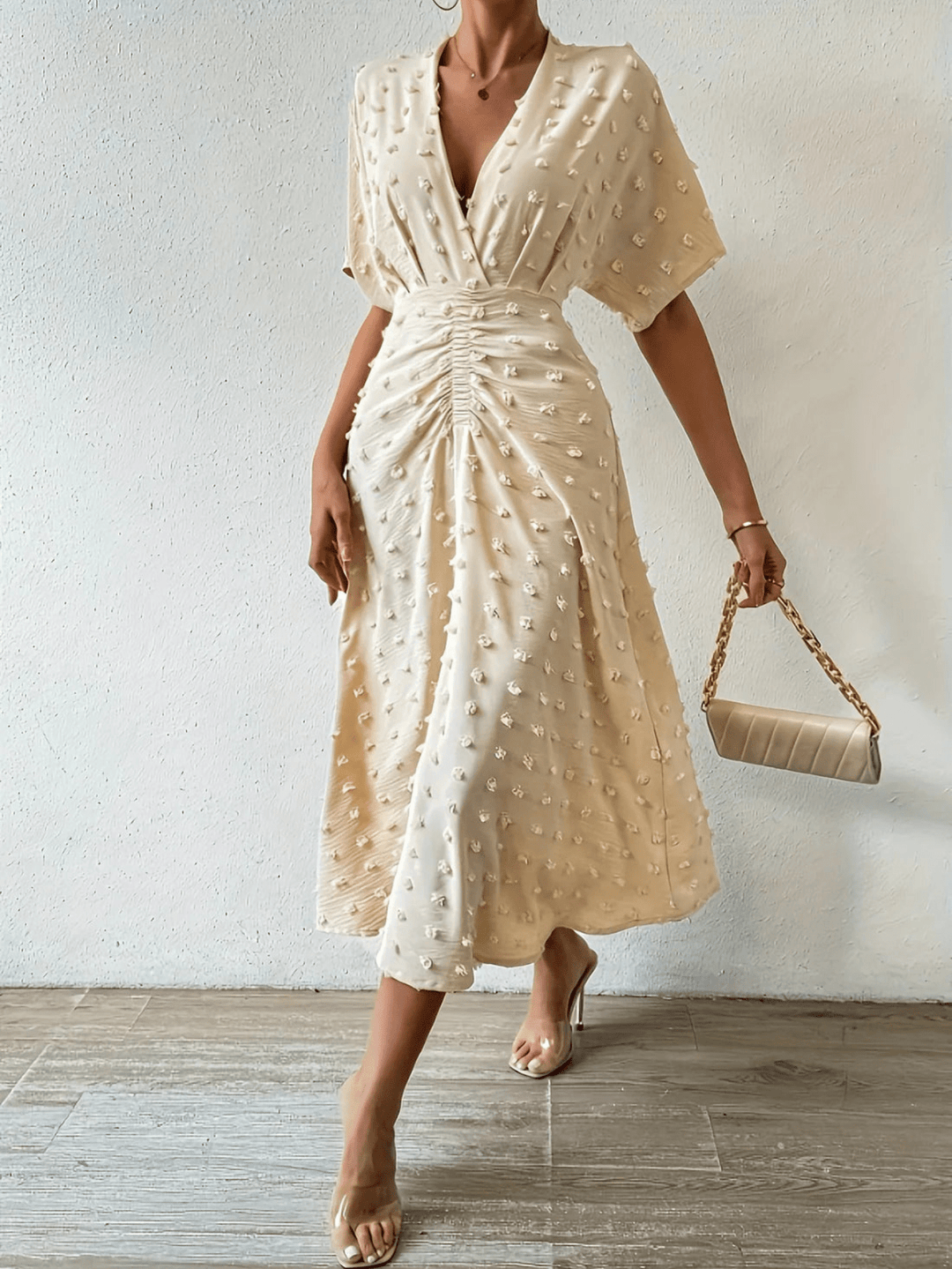 Levoire | Robe Midi Élégante pour Femmes avec Décolleté Profond Abricot