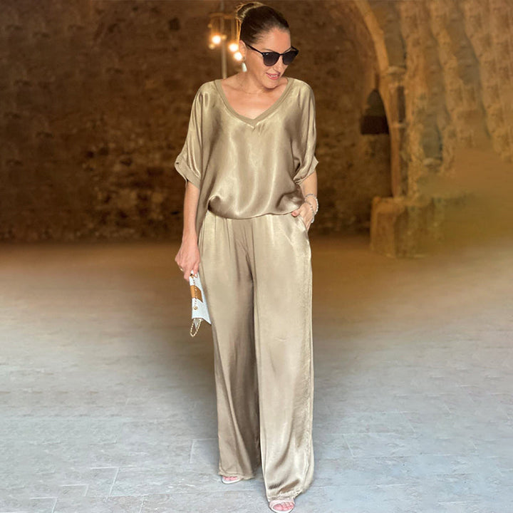 Levoire | Ensemble À Deux Pièces Élégant Et Brillant Avec Un Grand Décolleté En V