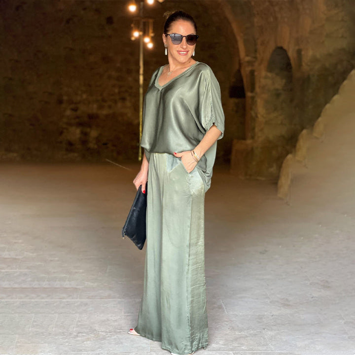 Levoire | Ensemble À Deux Pièces Élégant Et Brillant Avec Un Grand Décolleté En V