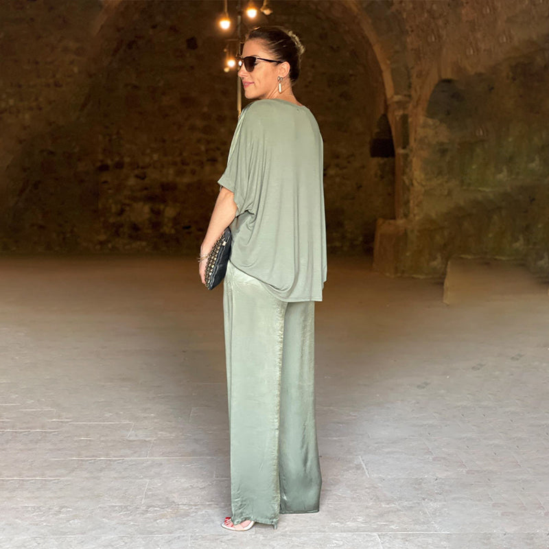 Levoire | Ensemble À Deux Pièces Élégant Et Brillant Avec Un Grand Décolleté En V