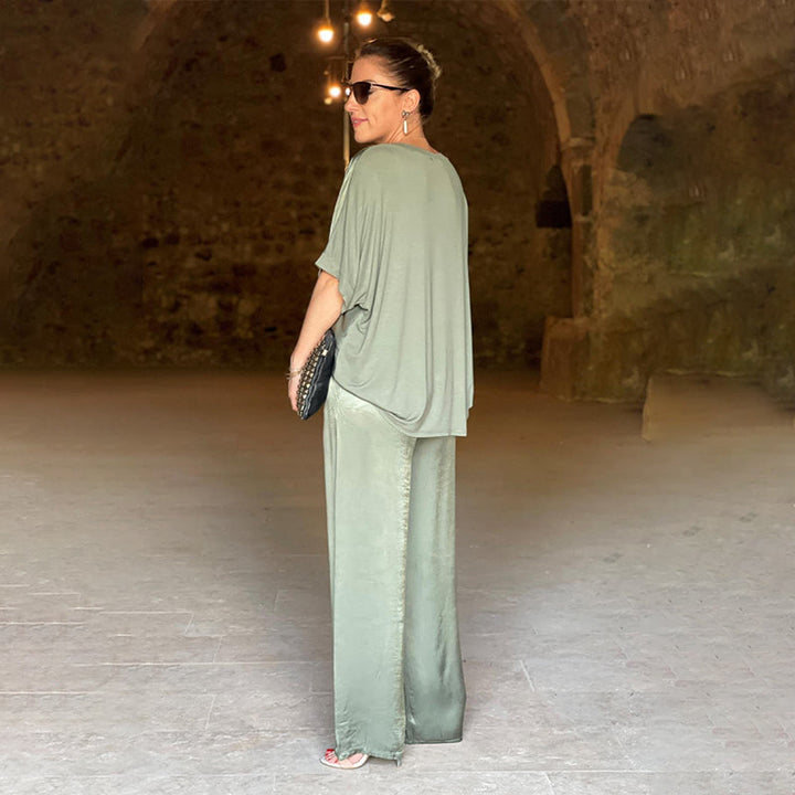 Levoire | Ensemble À Deux Pièces Élégant Et Brillant Avec Un Grand Décolleté En V