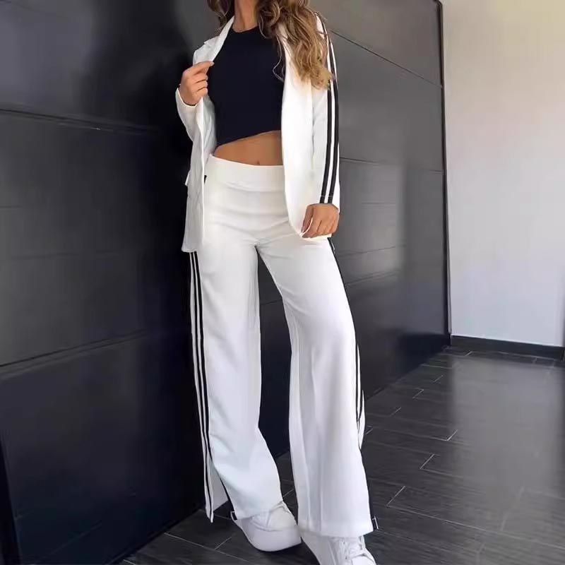 Levoire | Blazer Avec Revers En Kerber Et Pantalon Avec Jambe Large Ensemble