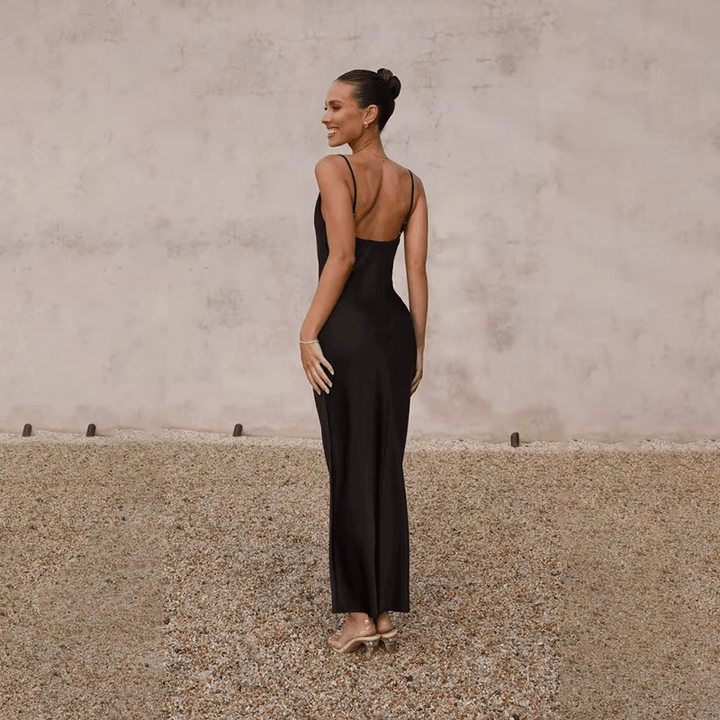 Levoire | Robe Satin Intemporelle Avec Dos Ouvert Et Design Élégant